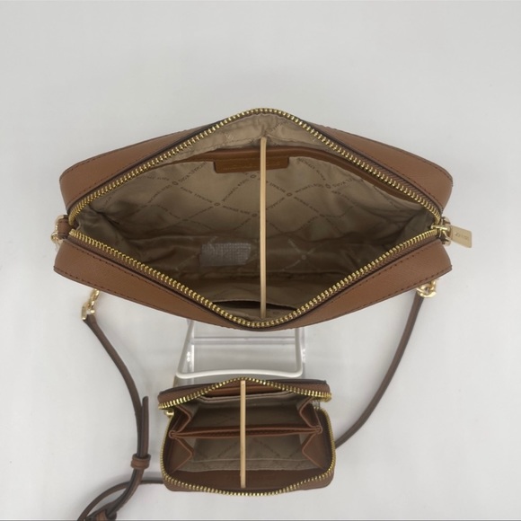 Michael Kors EW Crossbody Bag & Case Card - Picture 12 of 15